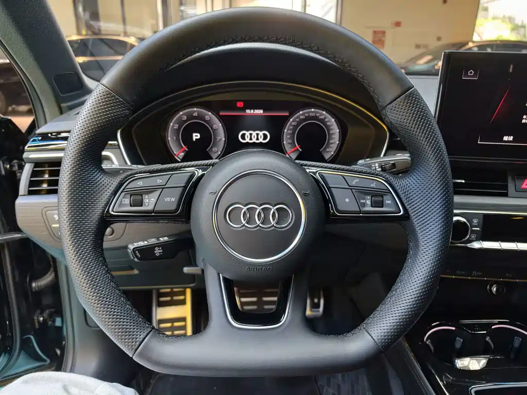 Audi A4L 2024 40 TFSI Luxury