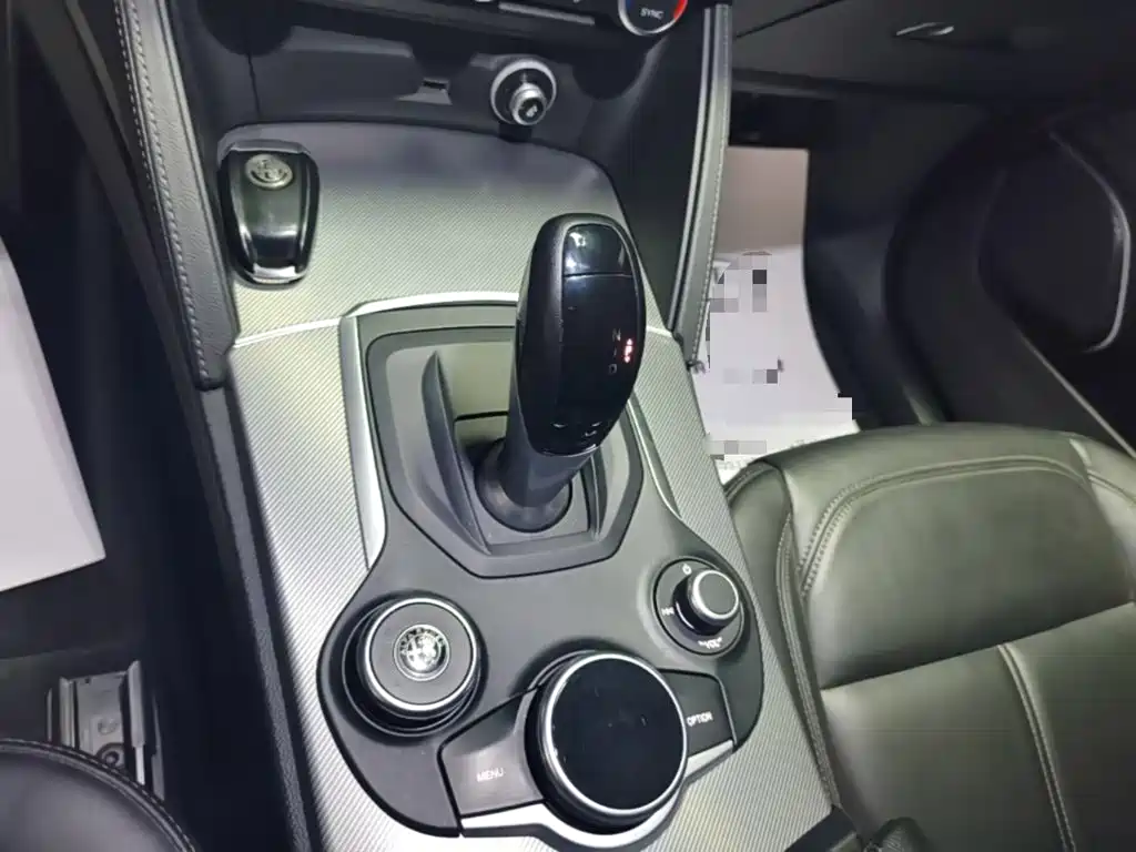Alfa Romeo Stelvio — миниатюра 14