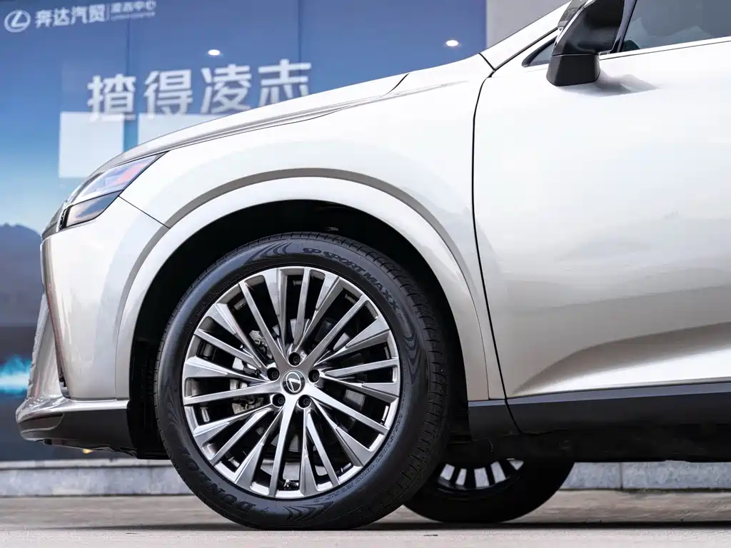 Lexus RX — миниатюра 8