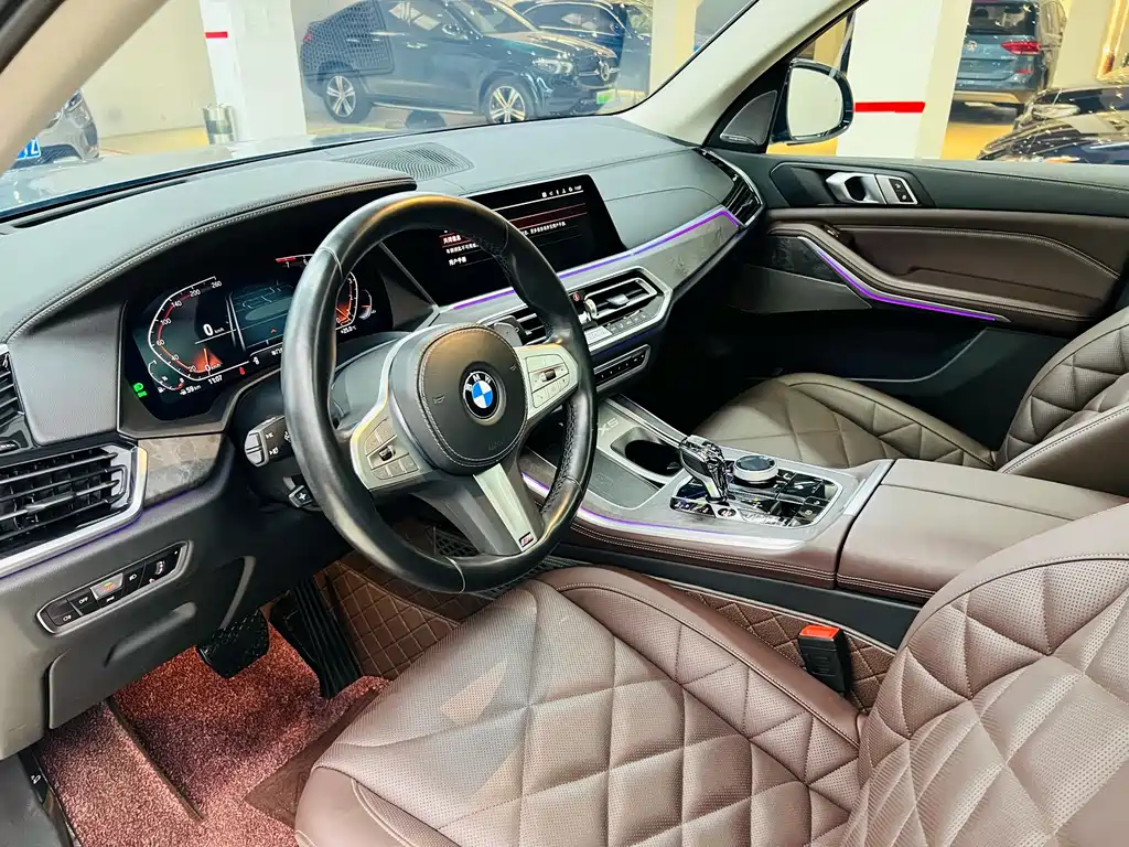 BMW X5 2022 xDrive 30Li Premium M Sport