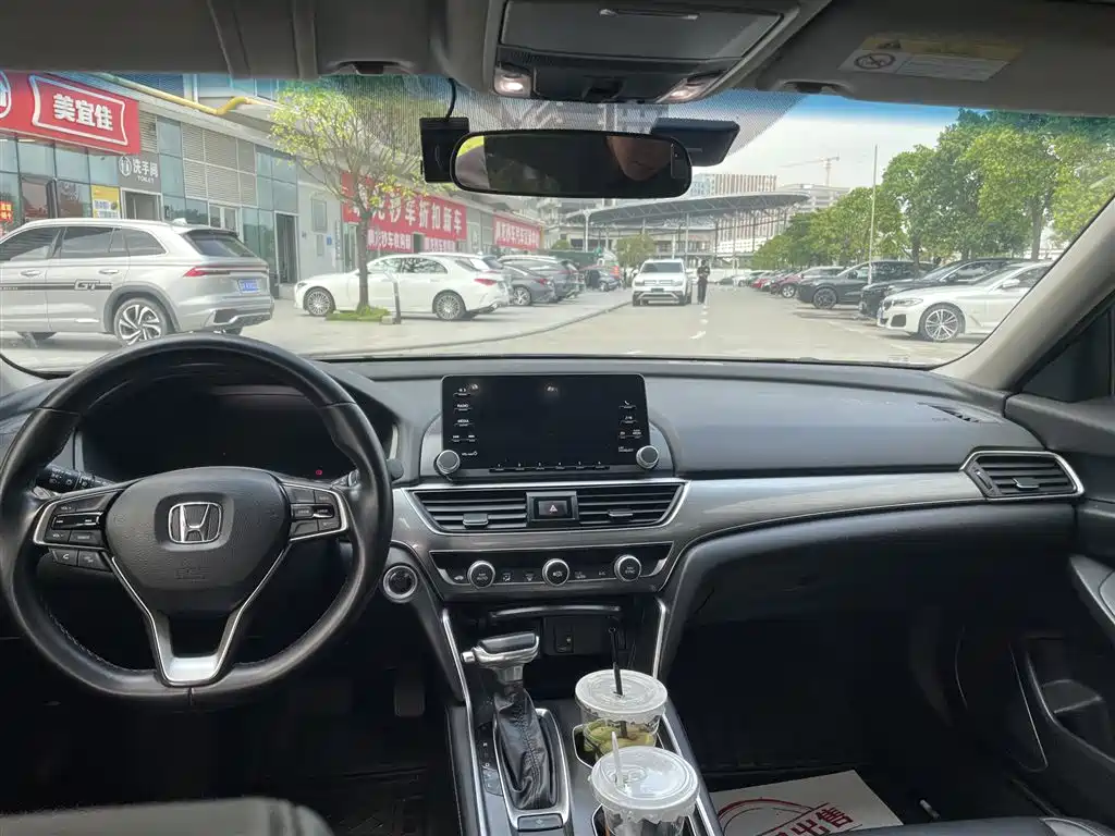 Honda Accord — миниатюра 7