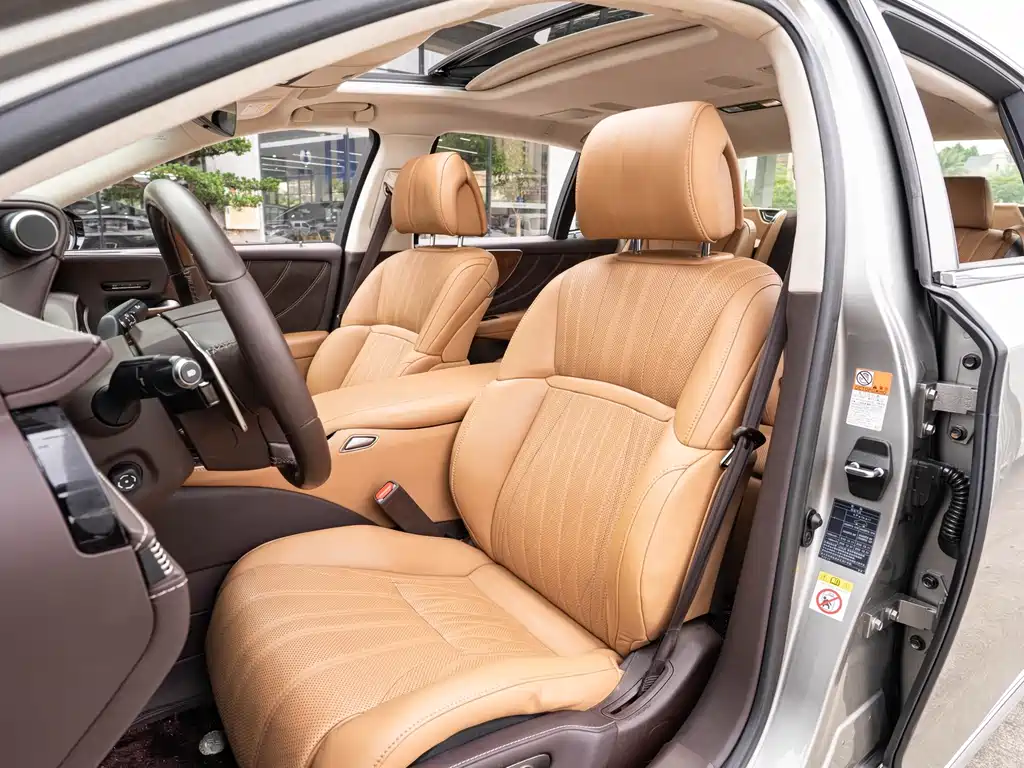 Lexus LS — миниатюра 11