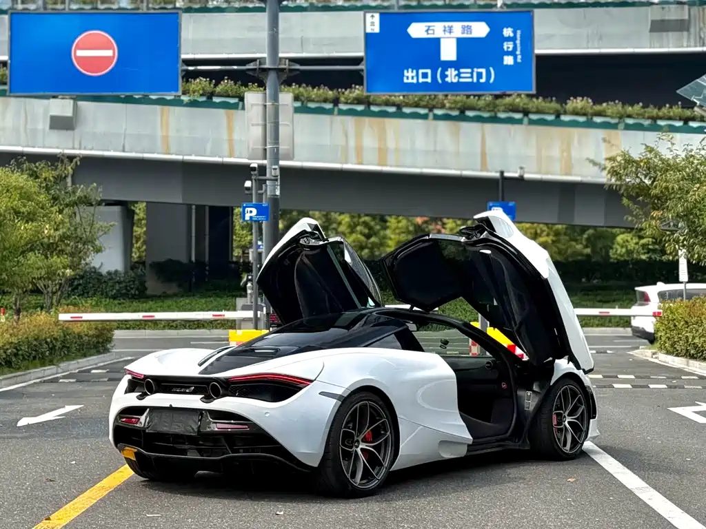 McLaren 720S — миниатюра 7