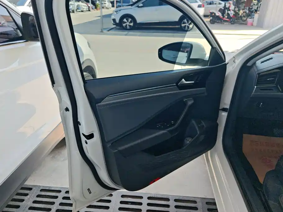 Volkswagen Sagitar — миниатюра 7