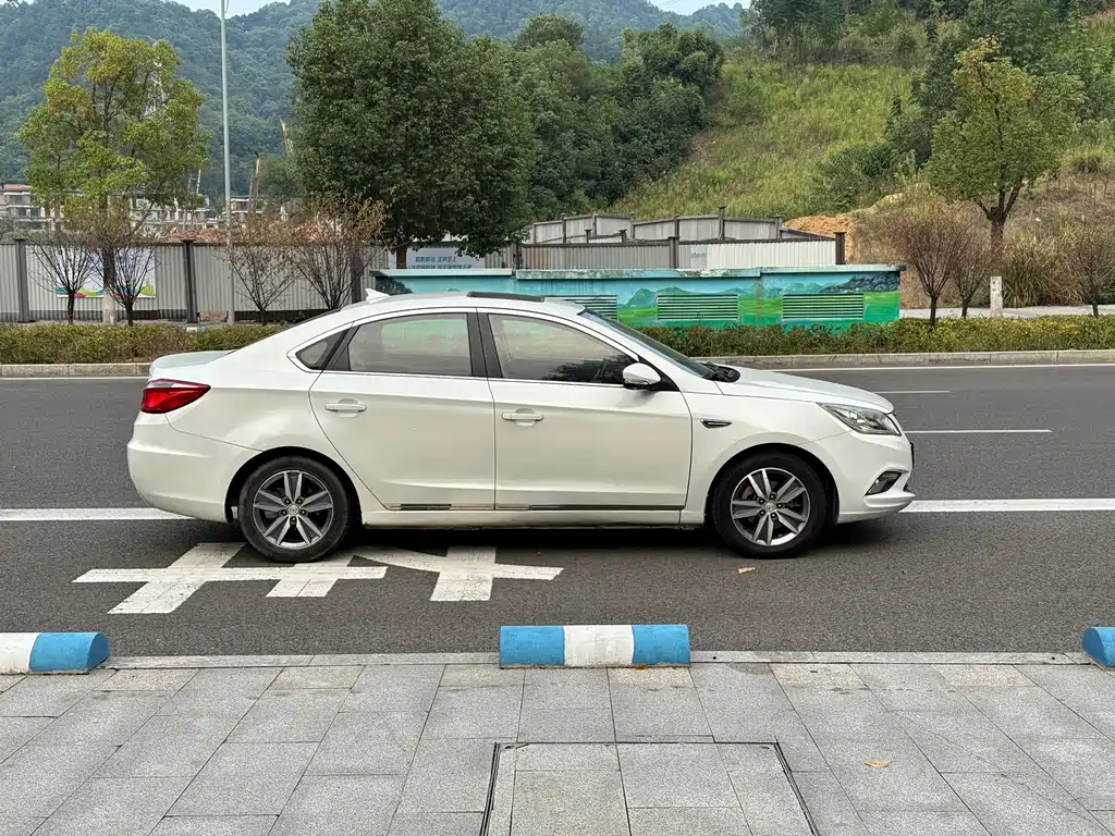 Changan Eado — миниатюра 4