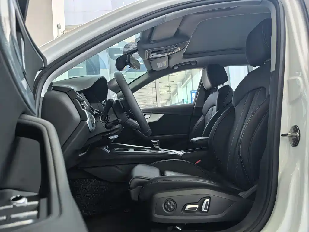 Audi A4L 2024 40 TFSI Fashion