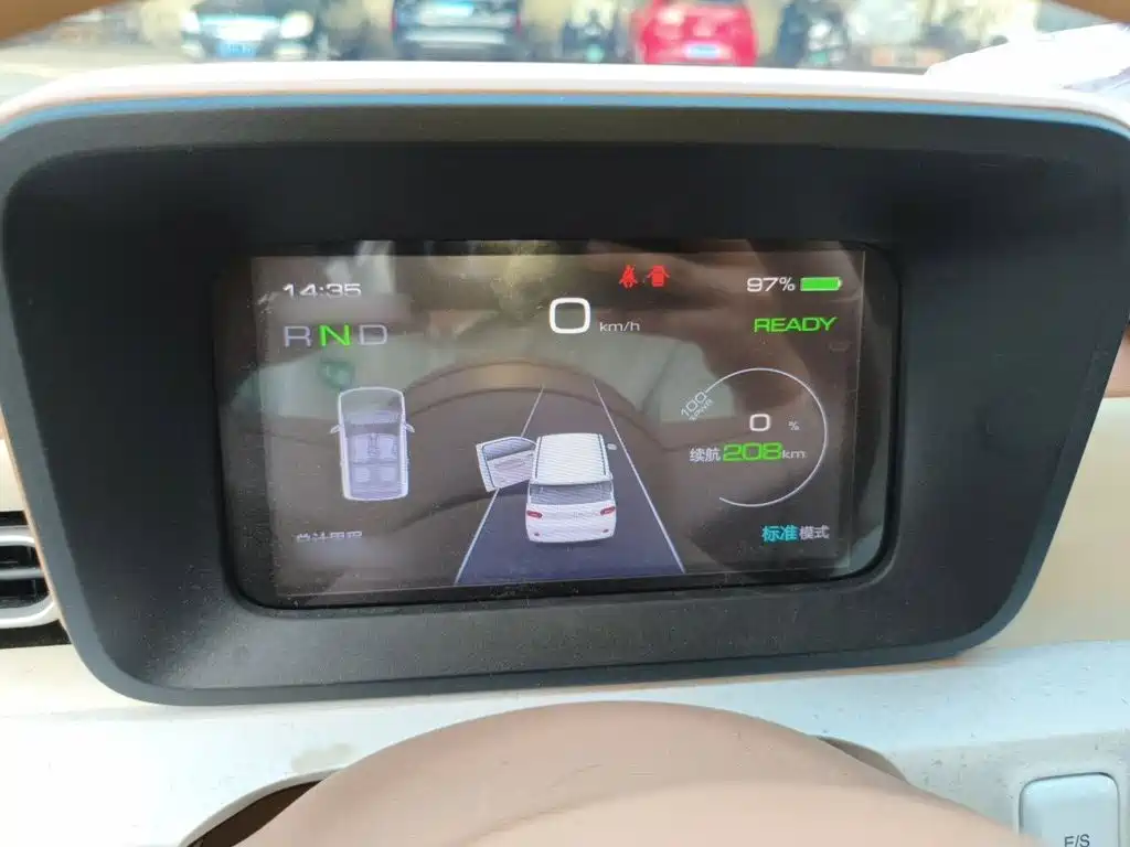 Wuling MINIEV — миниатюра 4