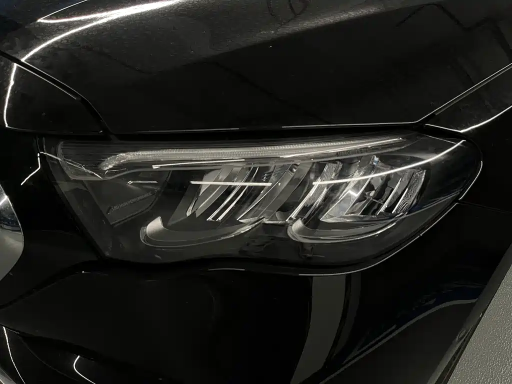 Mercedes-Benz E-Class — миниатюра 7