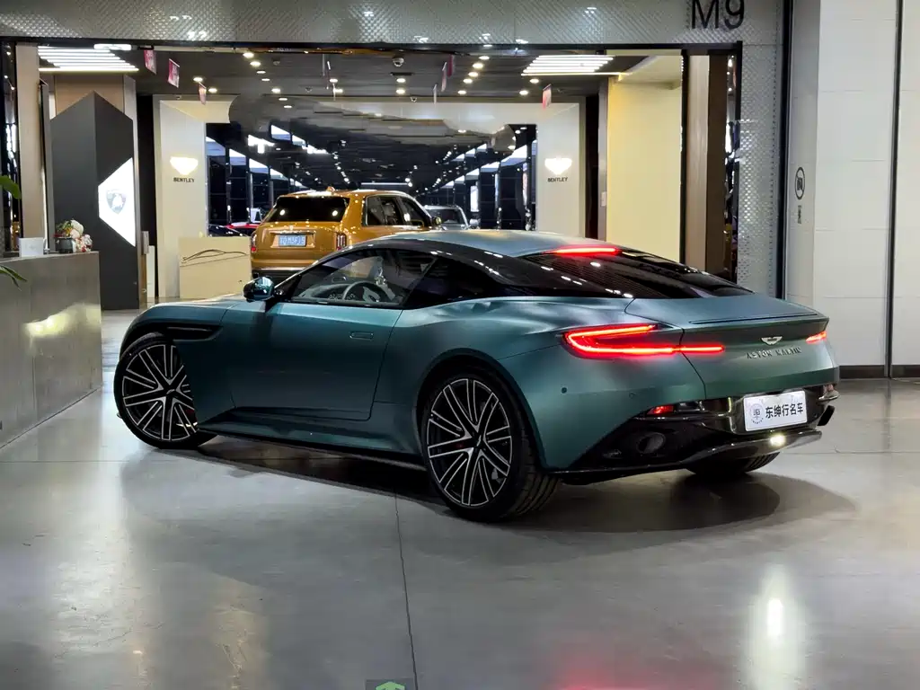 Aston Martin DB12 2025 4.0T V8 Coupe