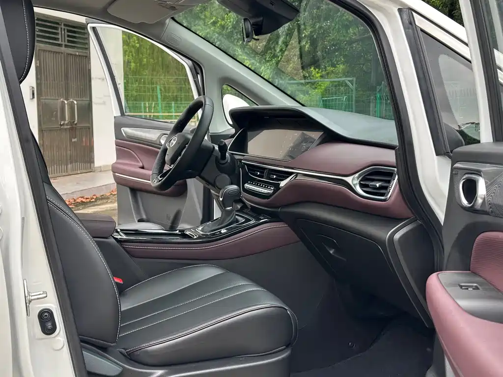 GAC Motor Trumpchi M6 — миниатюра 7