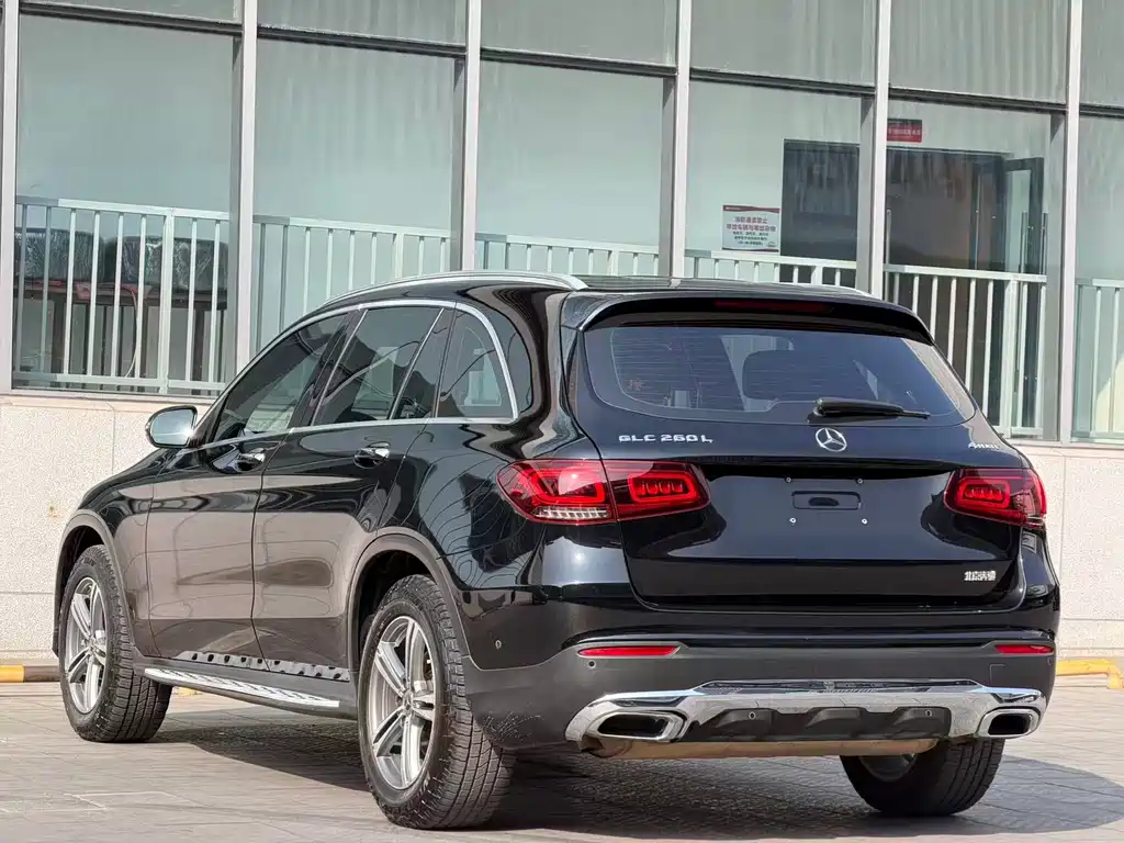 MERCEDES-BENZ GLC