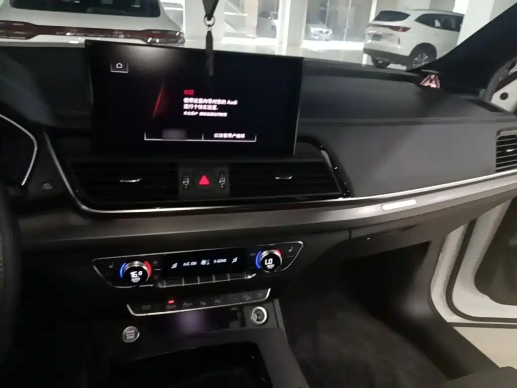 Audi Q5L Sportback — миниатюра 10