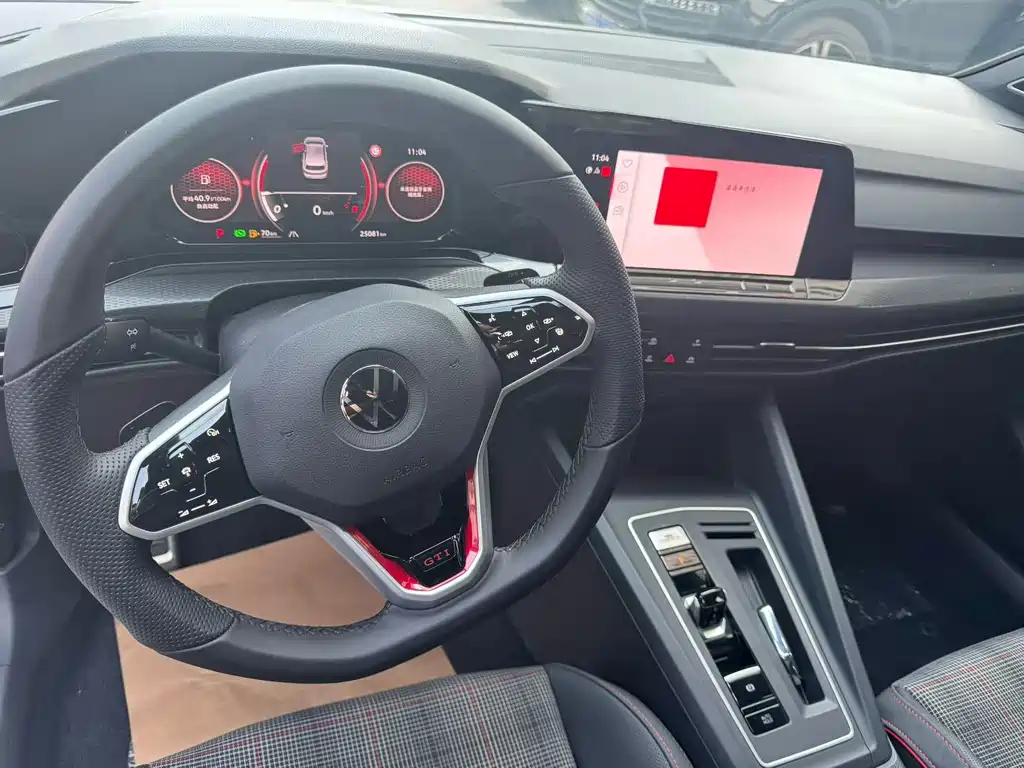 Volkswagen Golf GTI — миниатюра 8