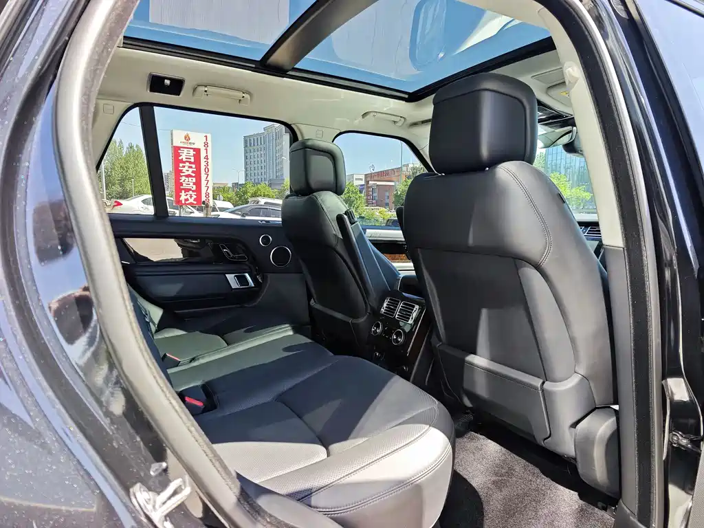 Land Rover Range Rover 2022 3.0 L6 360PS