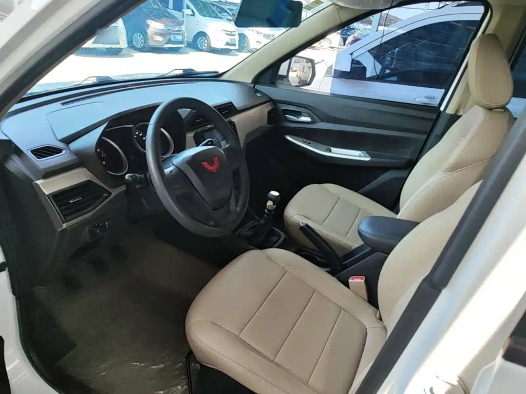 Wuling Hongguang — миниатюра 16