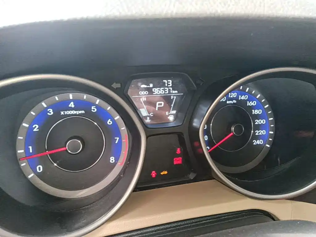 Hyundai Elantra Langdong — миниатюра 12