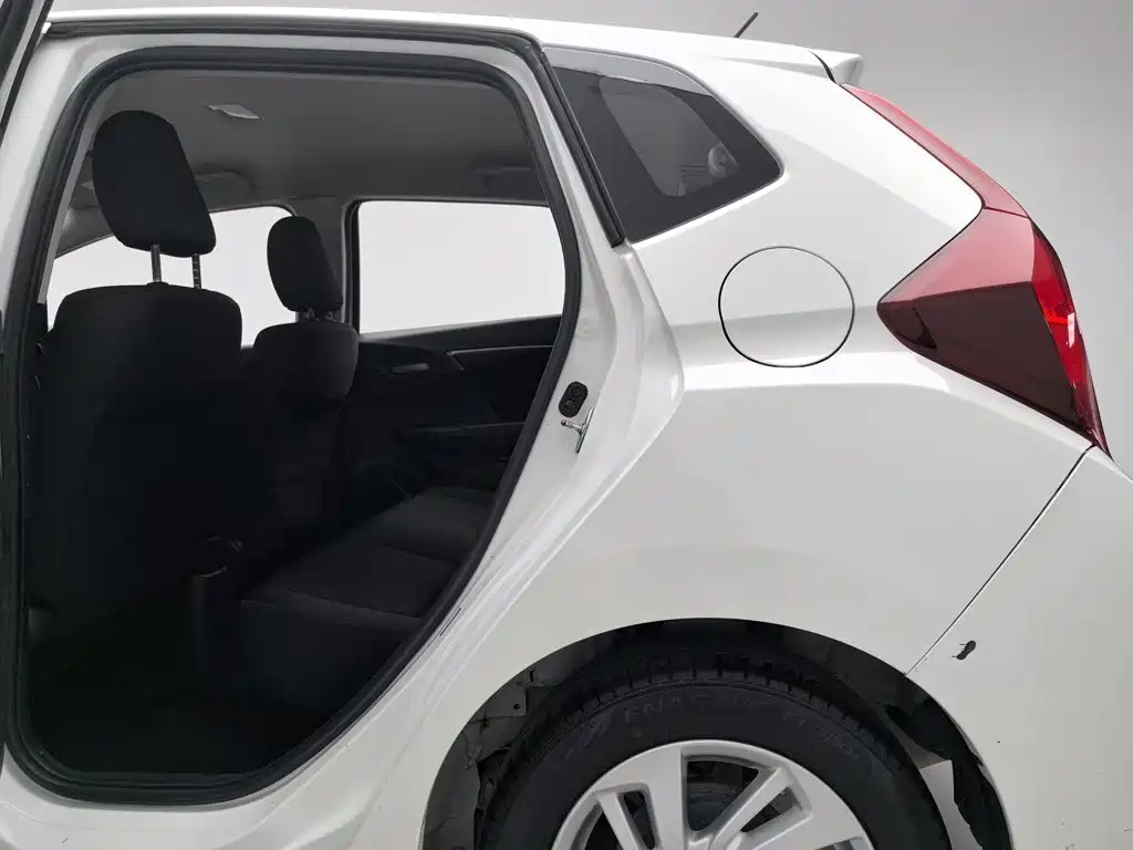 Honda Fit — миниатюра 15
