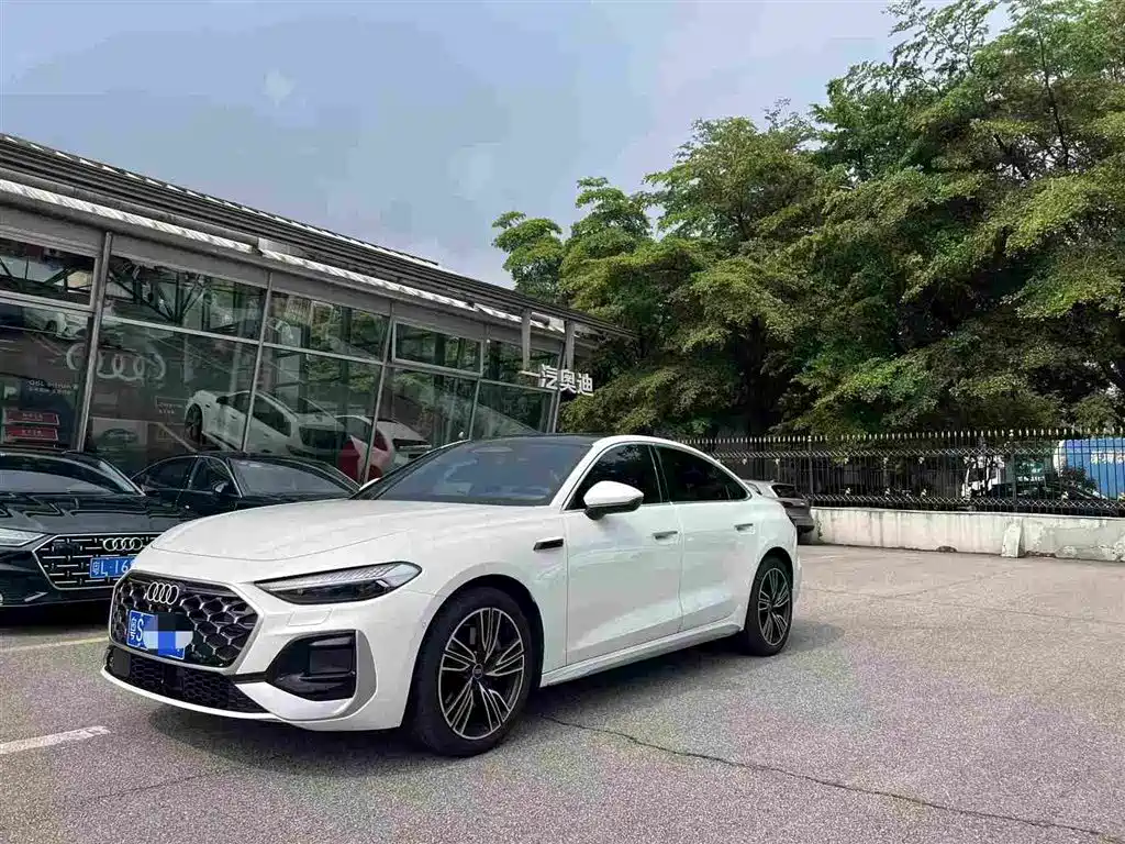 Купить Audi 奥迪A5L