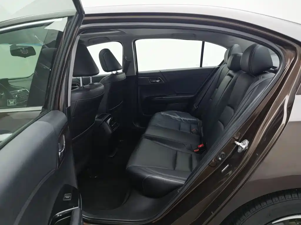 Honda Accord — миниатюра 15