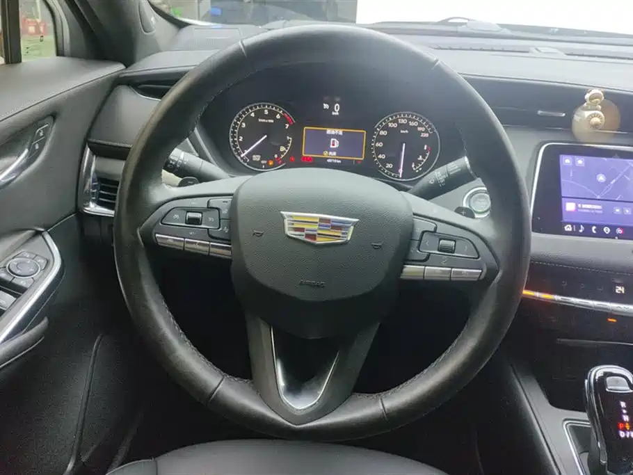 CADILLAC XT4