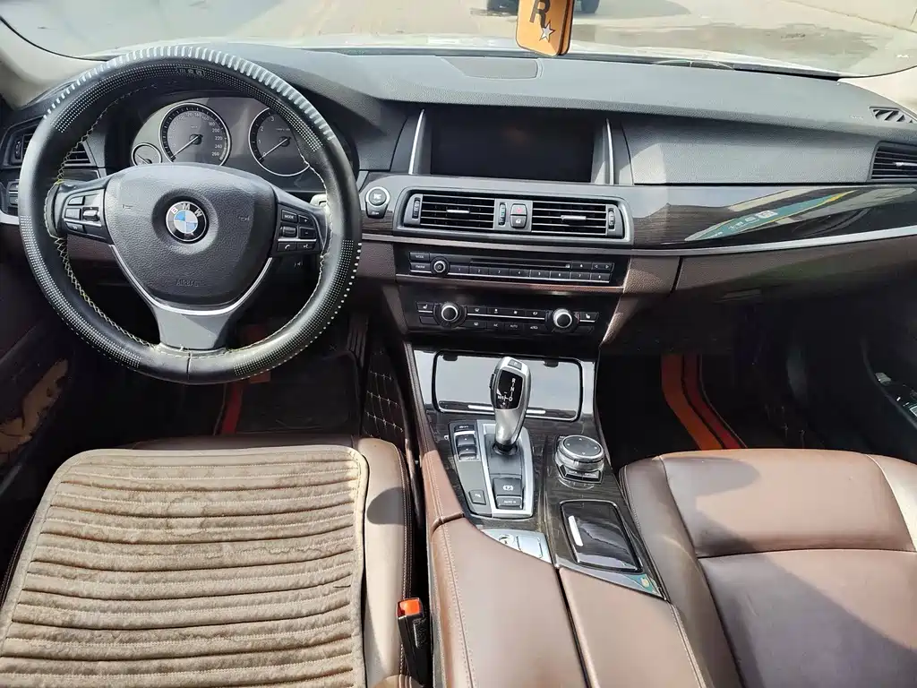 BMW 5 Series — миниатюра 6