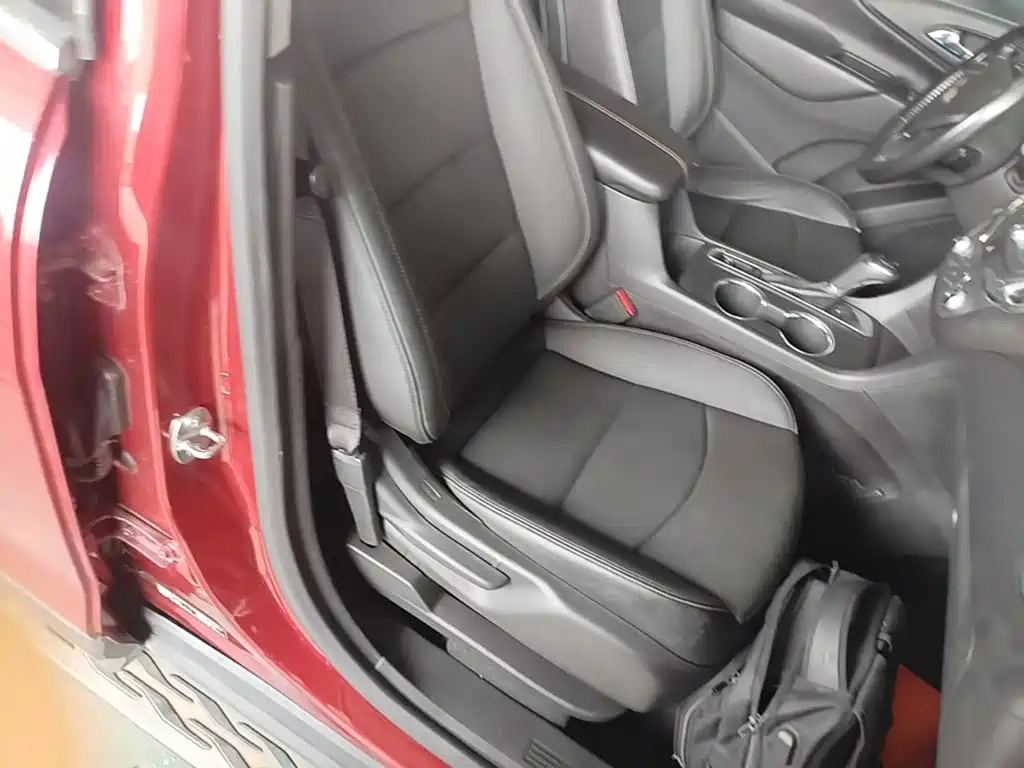 Chevrolet Equinox — миниатюра 25
