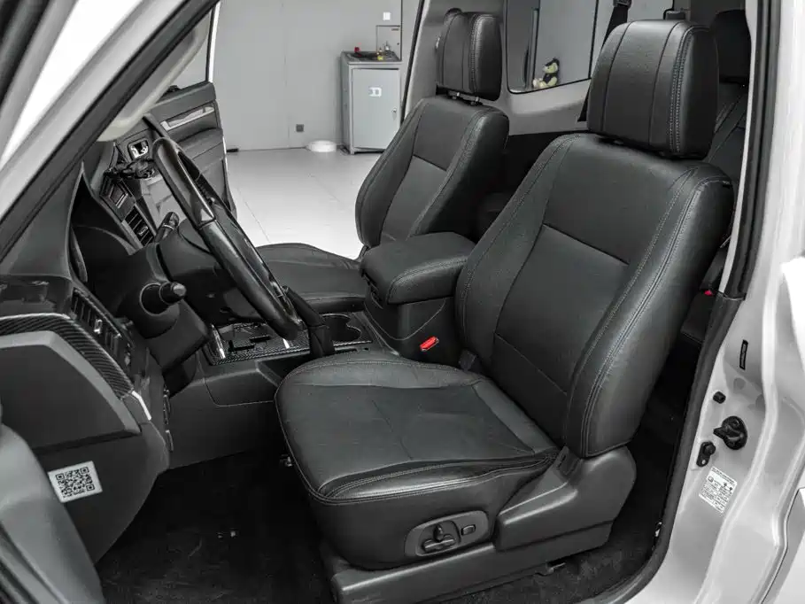 Mitsubishi Pajero (Import) — миниатюра 23