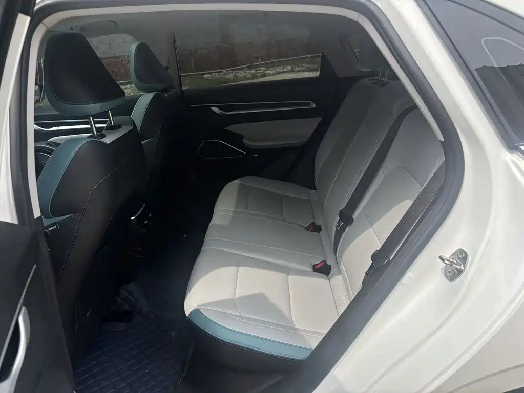 Geely Emgrand — миниатюра 8