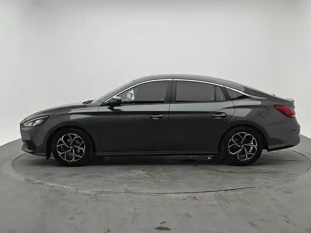 MG 5 2023 180DVVT MT