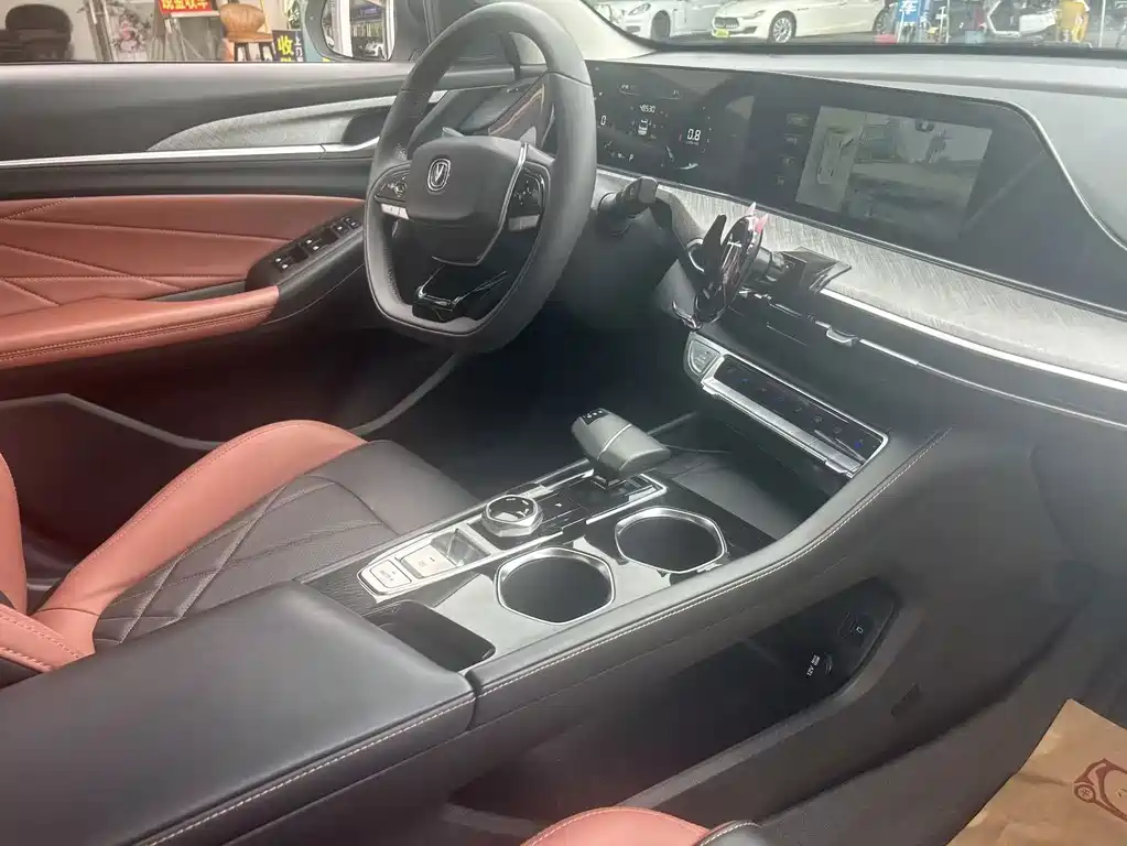 Changan Eado — миниатюра 6