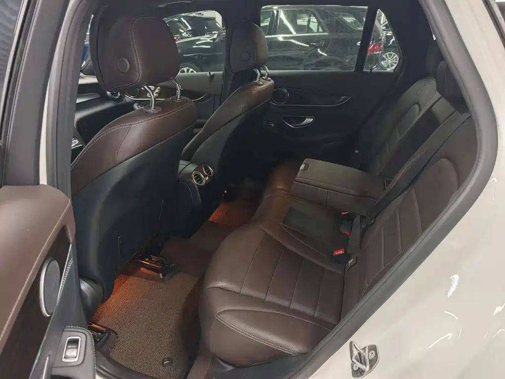 Mercedes-Benz GLC — миниатюра 12