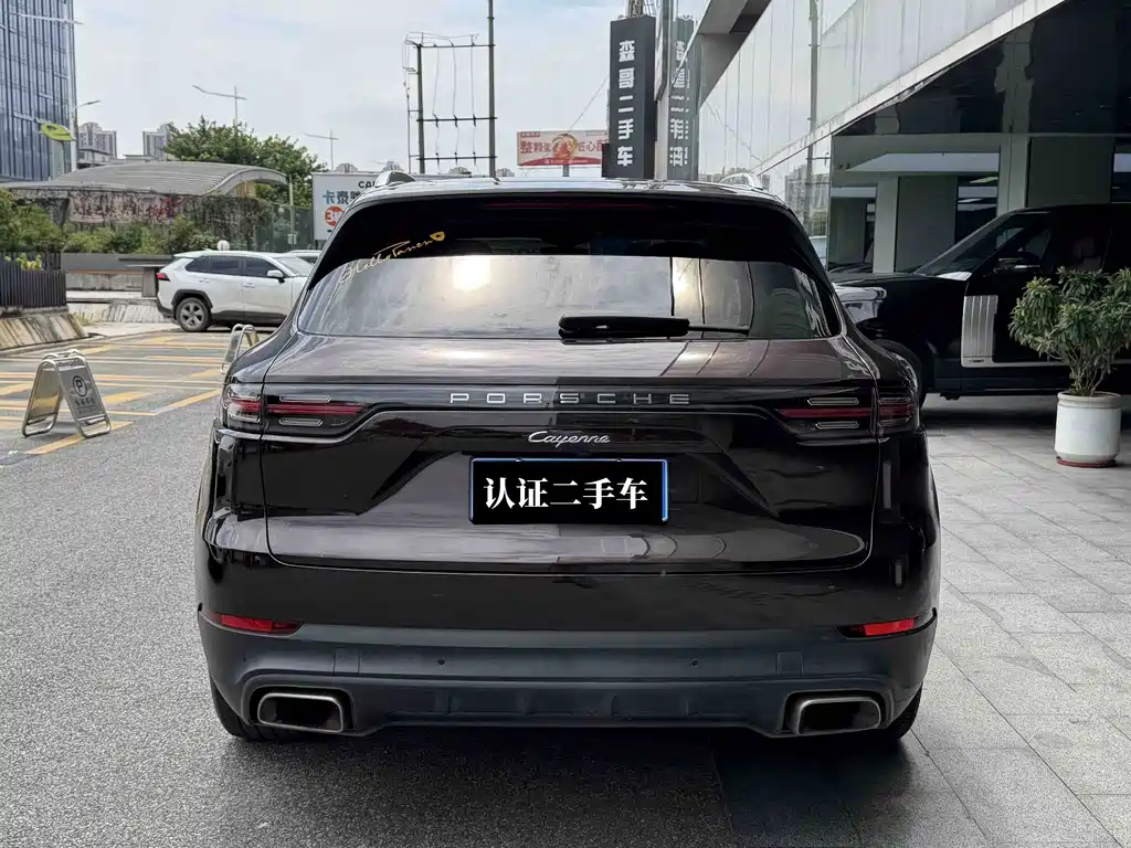 Porsche Cayenne — миниатюра 5