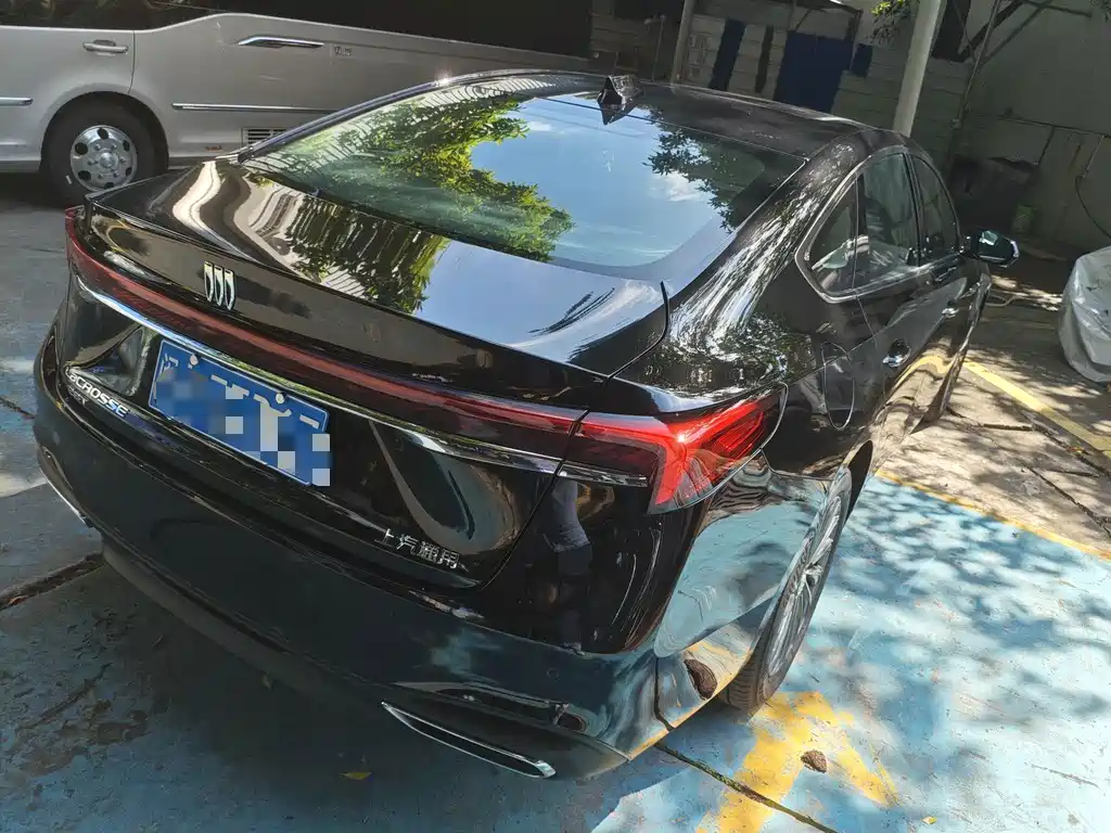 Buick LaCrosse — миниатюра 2
