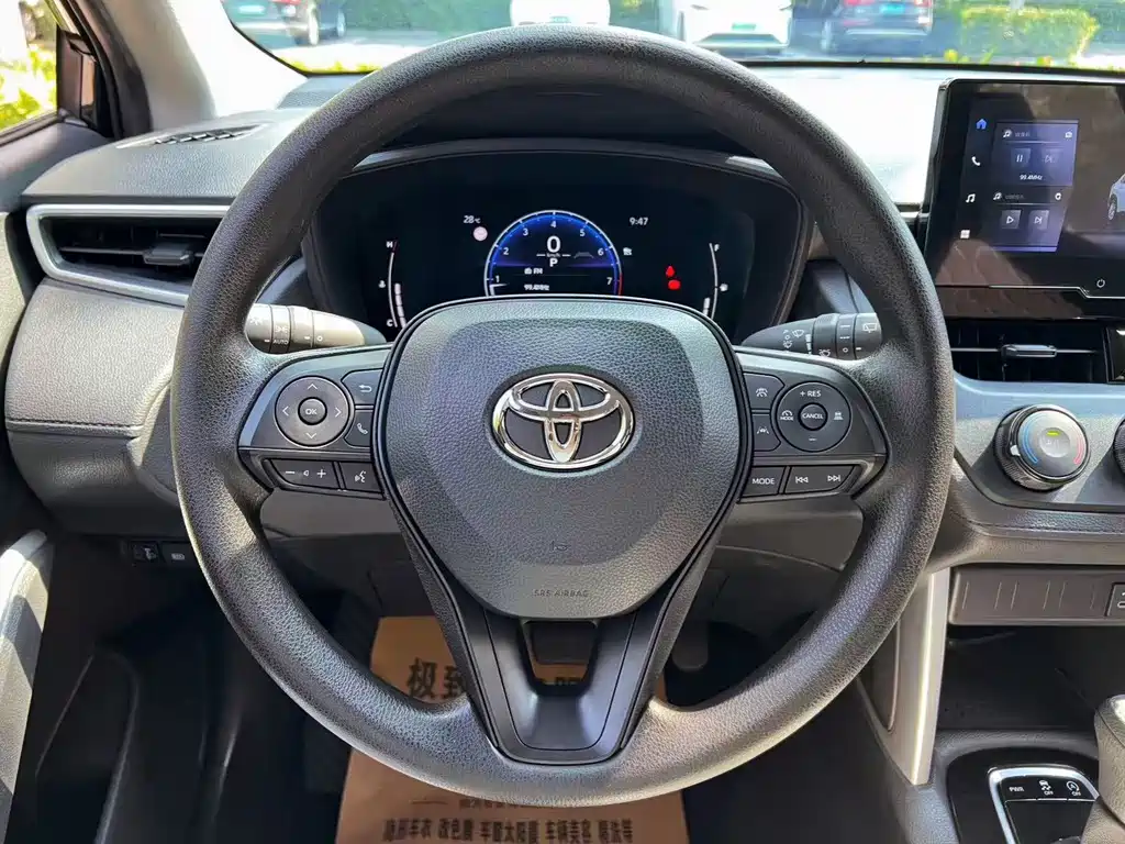 Toyota Corolla Cross — миниатюра 13