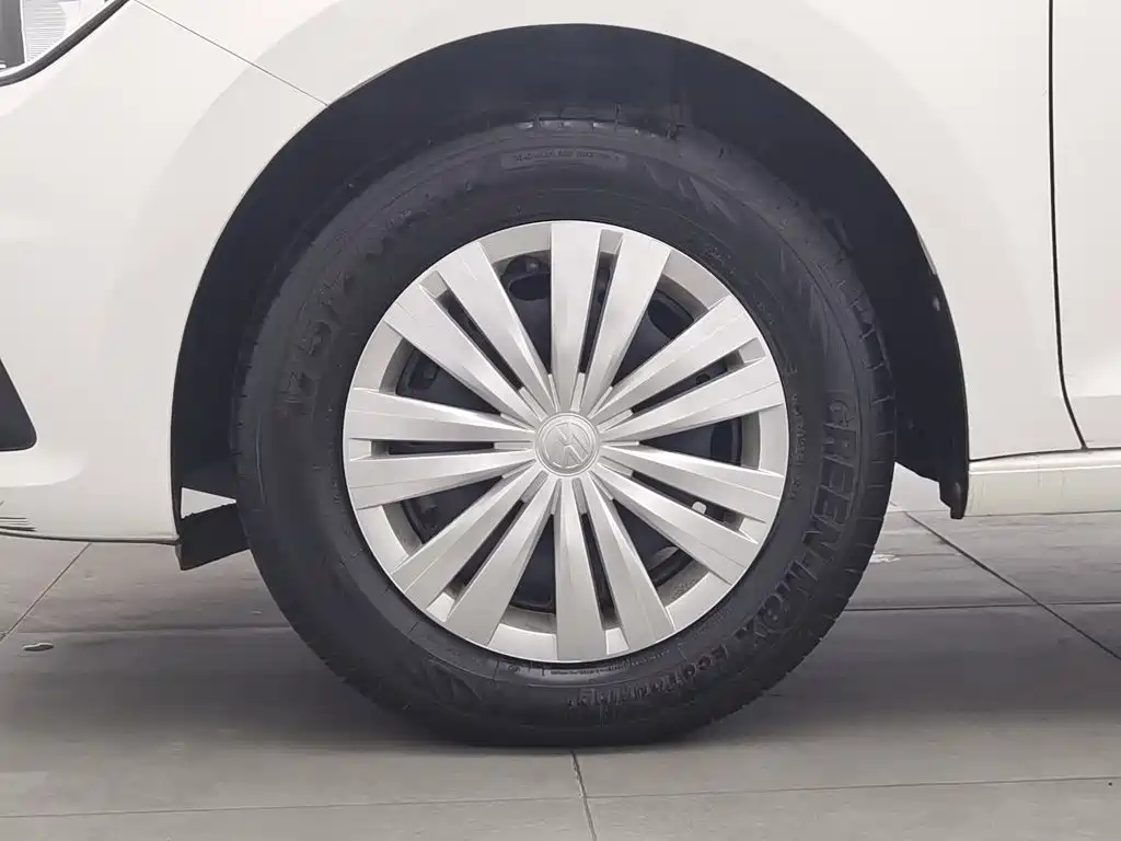 Volkswagen Santana — миниатюра 17