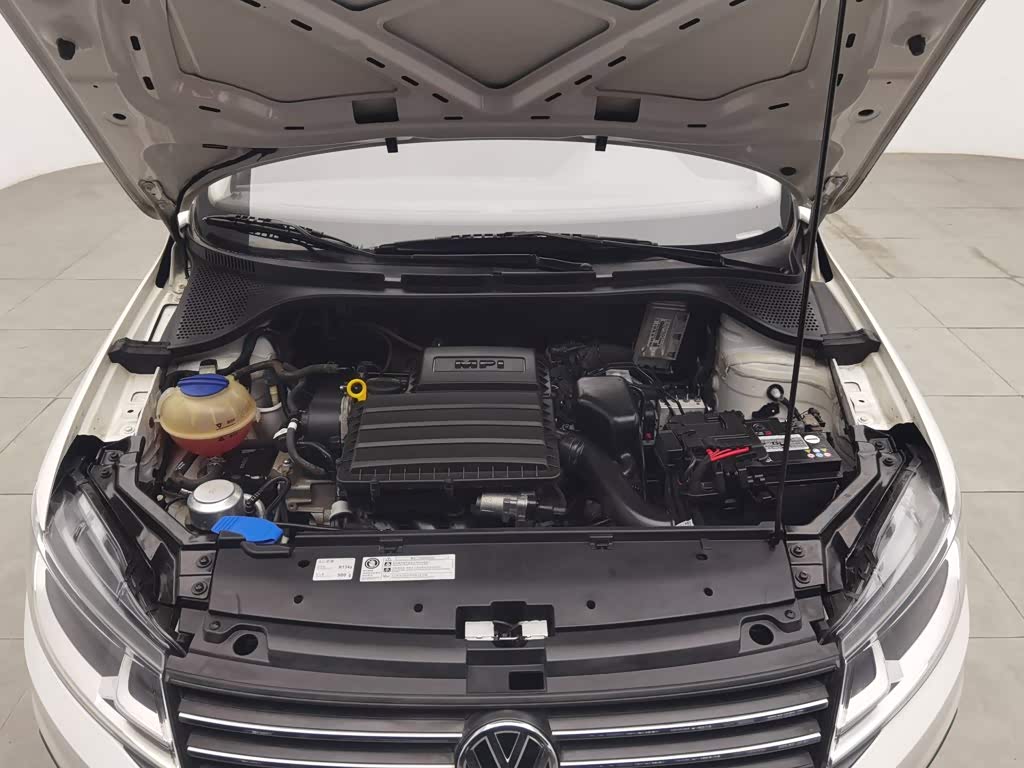Volkswagen Santana 1.5 л 2022 г. Белый, пробег 39200 км