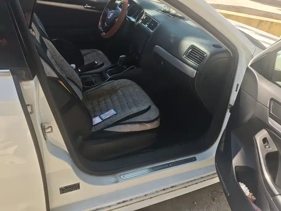 Volkswagen Sagitar — миниатюра 8