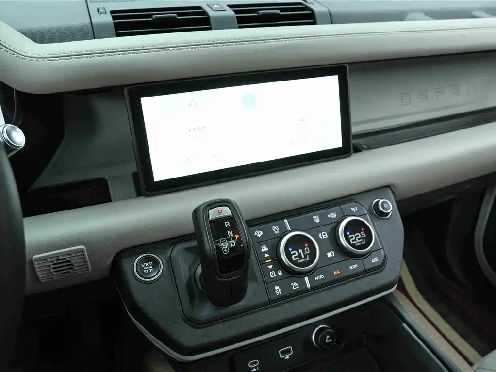 Land Rover Defender — миниатюра 9