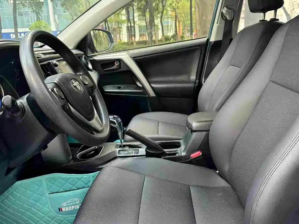 Toyota RAV4 — миниатюра 9