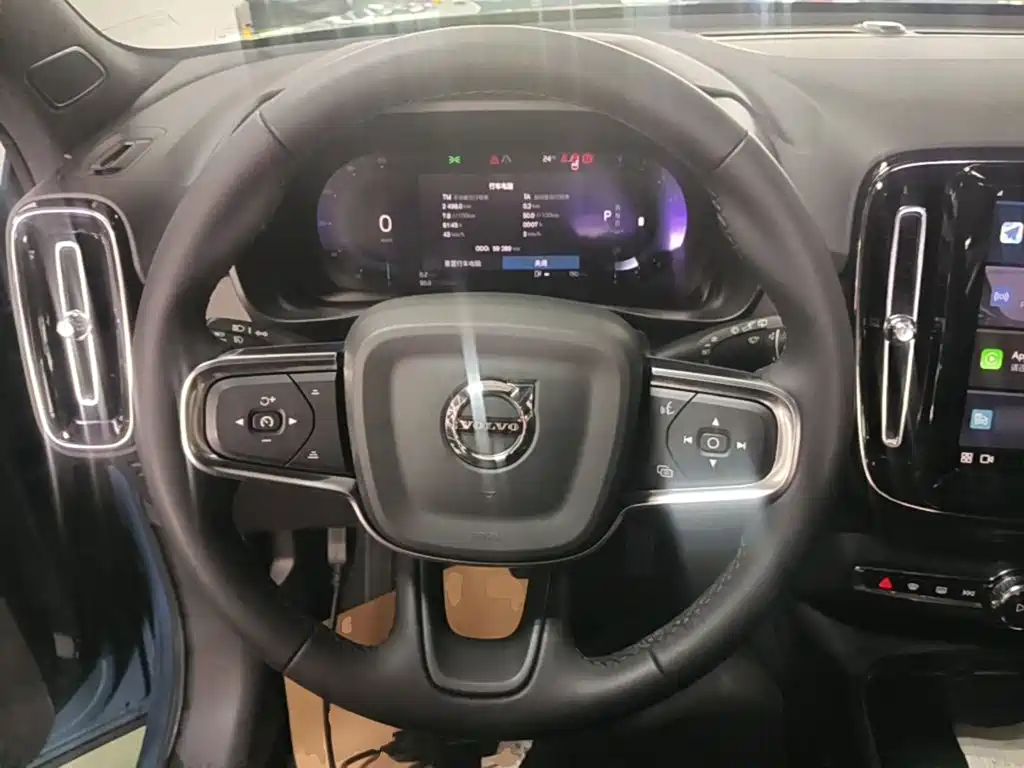 Volvo XC40 — миниатюра 11