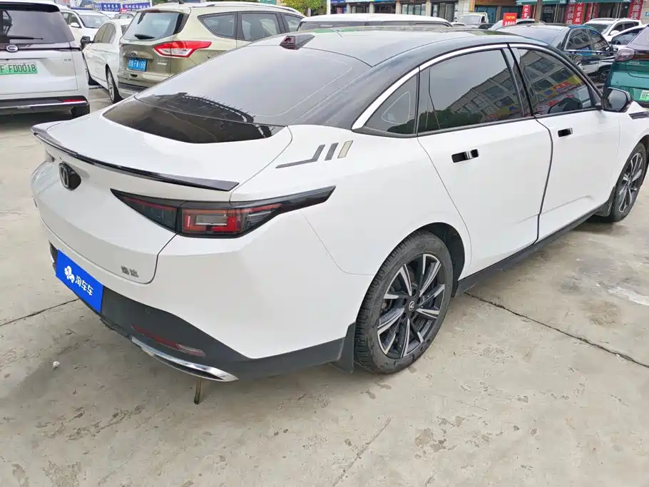 Changan Yida — миниатюра 3