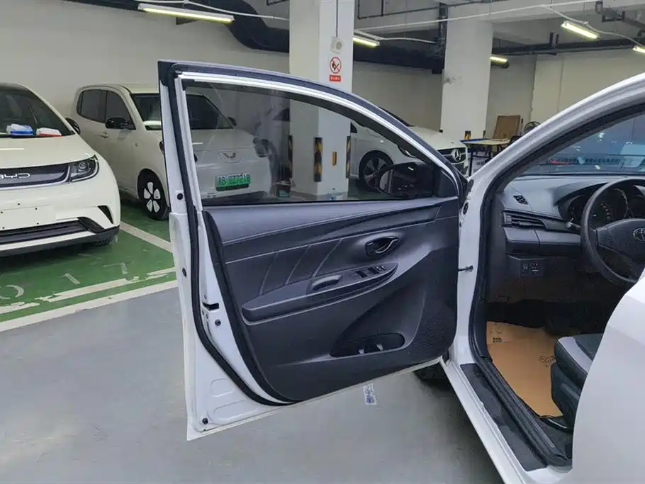 TOYOTA YARIS L ZHIXUAN