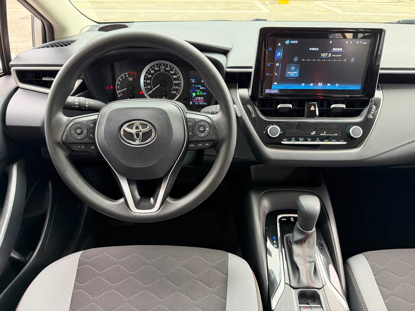 Toyota Corolla 1.2 л 2024 г. Белый, пробег 45000 км