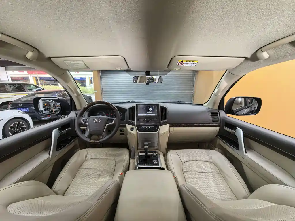 Toyota Land Cruiser — миниатюра 7