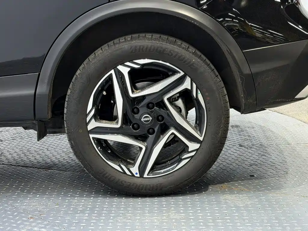 Nissan Qashqai — миниатюра 8