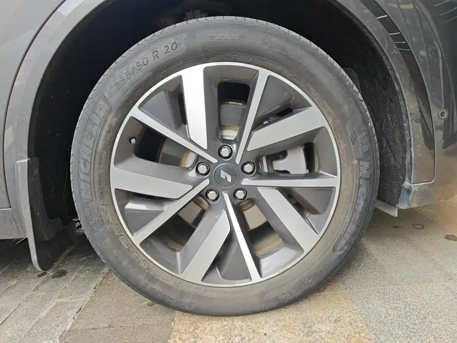 Li Auto Li L8 — миниатюра 6
