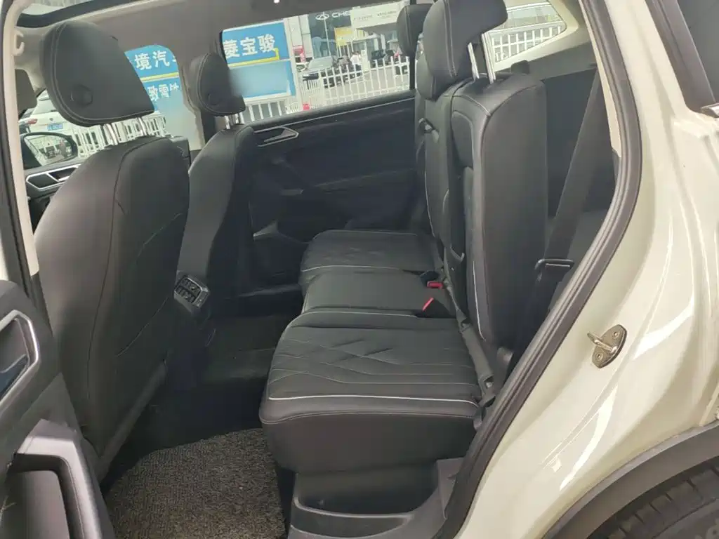 Volkswagen Tiguan L — миниатюра 17