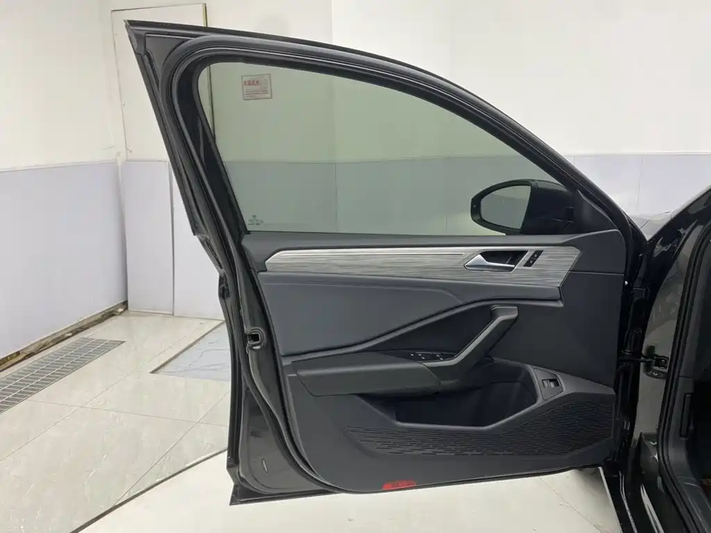 Volkswagen Sagitar — миниатюра 16