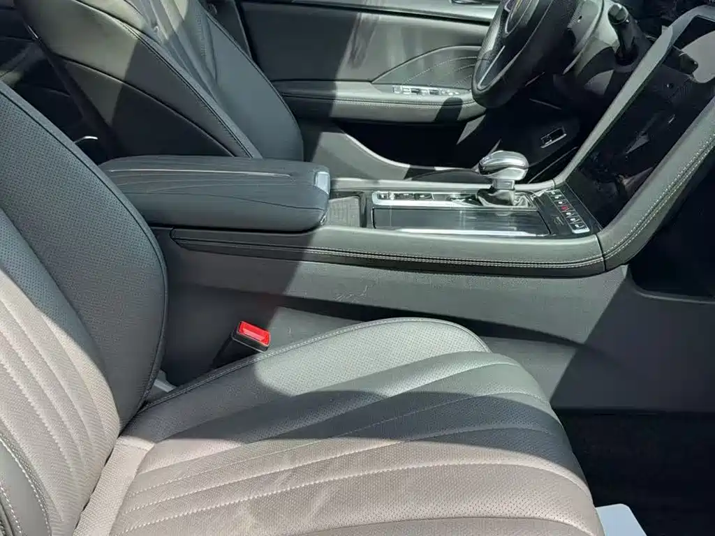 Hongqi Hongqi H5 — миниатюра 21