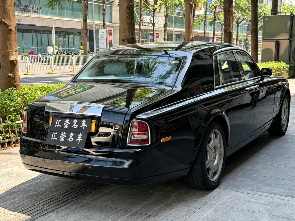 Rolls-Royce Phantom — миниатюра 3